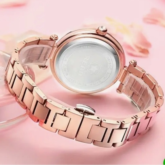 Rose Gold Quartz Watch with Sparkling 3D Four-Leaf Clover & Rhinestone Dial - Picture 2 of 10